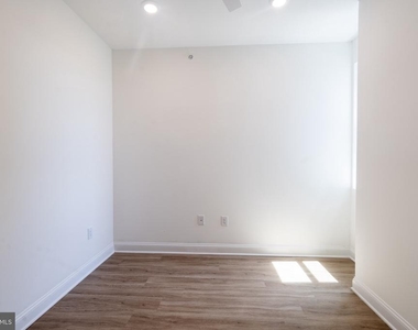 3140 W Diamond Street - Photo Thumbnail 1
