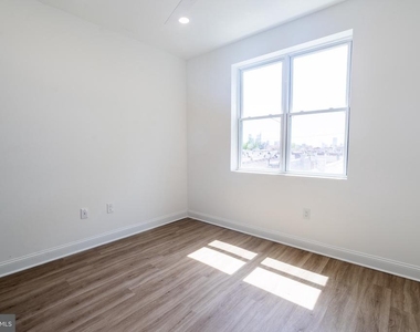3140 W Diamond Street - Photo Thumbnail 6