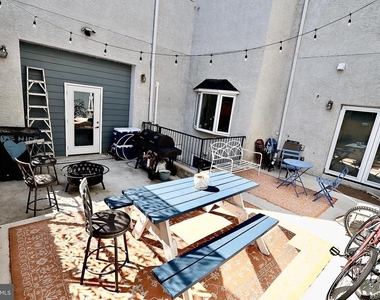 2005 N Mascher Street - Photo Thumbnail 14