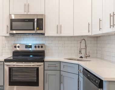 1423 N 8th Street - Photo Thumbnail 8