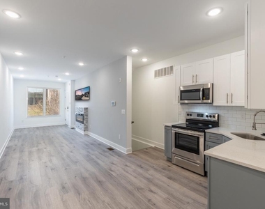 1423 N 8th Street - Photo Thumbnail 7