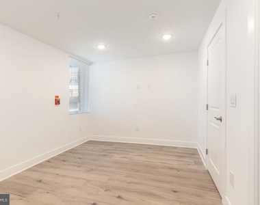 1423 N 8th Street - Photo Thumbnail 14