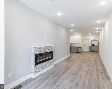 1423 N 8th Street - Photo Thumbnail 1