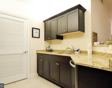 1600 Arch Street - Photo Thumbnail 6