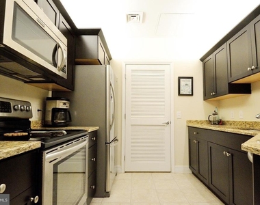 1600 Arch Street - Photo Thumbnail 4