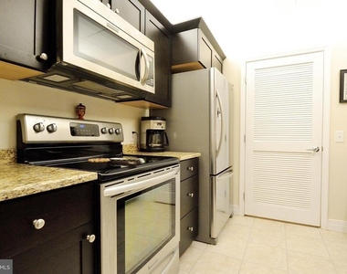 1600 Arch Street - Photo Thumbnail 5