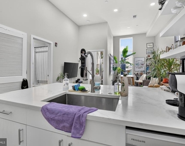 2045 Trenton Avenue - Photo Thumbnail 4
