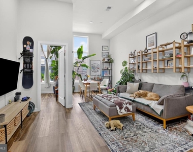 2045 Trenton Avenue - Photo Thumbnail 6