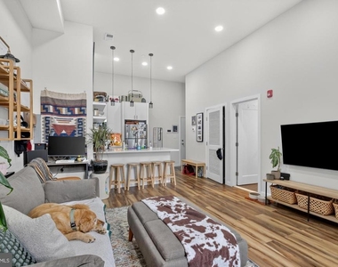 2045 Trenton Avenue - Photo Thumbnail 10