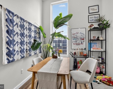 2045 Trenton Avenue - Photo Thumbnail 11