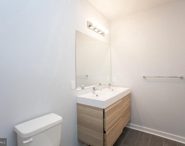 5938 Henry Avenue - Photo Thumbnail 12