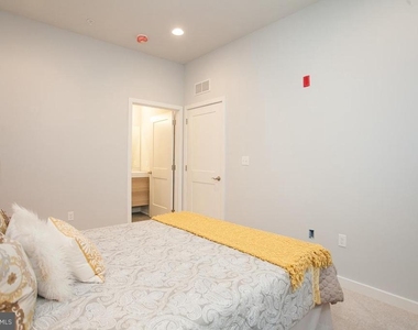 5938 Henry Avenue - Photo Thumbnail 10