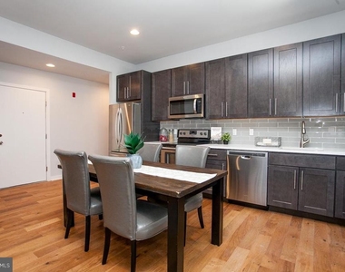 5938 Henry Avenue - Photo Thumbnail 3