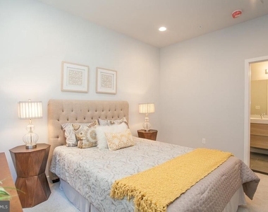 5938 Henry Avenue - Photo Thumbnail 9