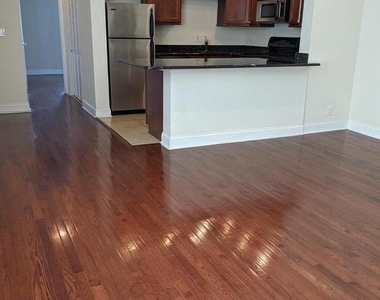 627 N 18th Street - Photo Thumbnail 2