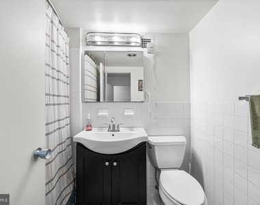 224 W Rittenhouse Square - Photo Thumbnail 25