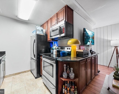 224 W Rittenhouse Square - Photo Thumbnail 19