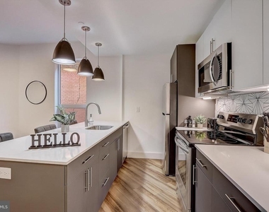 3029 W Glenwood Avenue - Photo Thumbnail 1