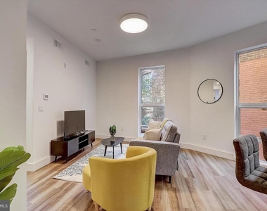 3029 W Glenwood Avenue - Photo Thumbnail 11