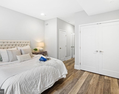 1004 S 17th Street - Photo Thumbnail 14