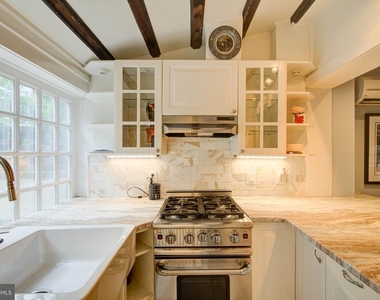 229 S Jessup Street - Photo Thumbnail 2