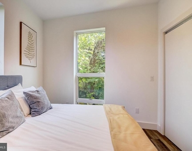 3029 W Glenwood Avenue - Photo Thumbnail 14