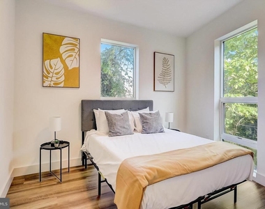 3029 W Glenwood Avenue - Photo Thumbnail 15