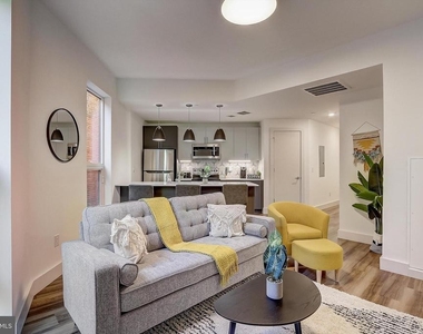 3029 W Glenwood Avenue - Photo Thumbnail 8
