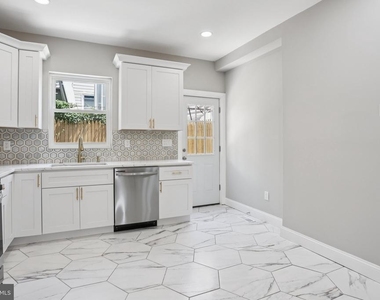2225 N Waterloo Street - Photo Thumbnail 10