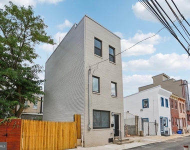2225 N Waterloo Street - Photo Thumbnail 2