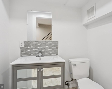 2225 N Waterloo Street - Photo Thumbnail 20