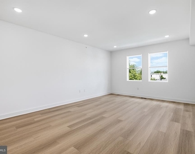3931 Fairmount Avenue - Photo Thumbnail 12
