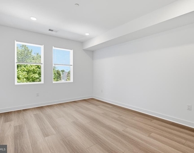 3931 Fairmount Avenue - Photo Thumbnail 1