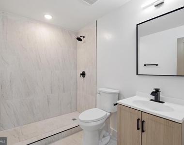3931 Fairmount Avenue - Photo Thumbnail 4