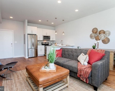 5938 Henry Avenue - Photo Thumbnail 2