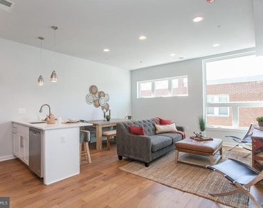 5938 Henry Avenue - Photo Thumbnail 6
