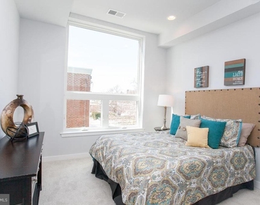 5938 Henry Avenue - Photo Thumbnail 7