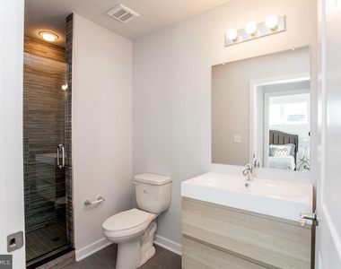 5938 Henry Avenue - Photo Thumbnail 11