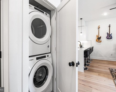 1723 Francis Street - Photo Thumbnail 6