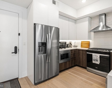 1723 Francis Street - Photo Thumbnail 1