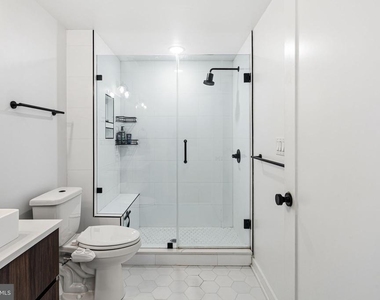 1723 Francis Street - Photo Thumbnail 8
