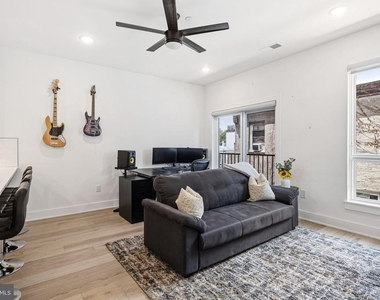 1723 Francis Street - Photo Thumbnail 4