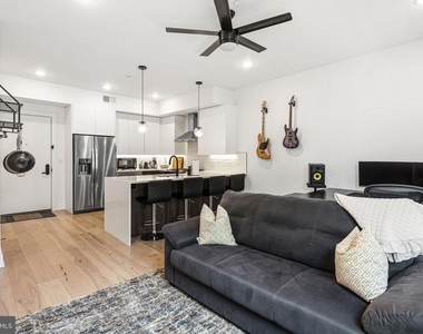 1723 Francis Street - Photo Thumbnail 3