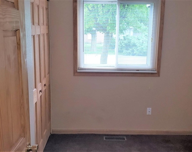 640 Calder Street - Photo Thumbnail 4