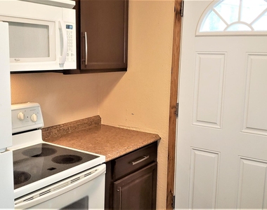 640 Calder Street - Photo Thumbnail 3