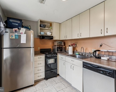 1007 Dickinson Street - Photo Thumbnail 4