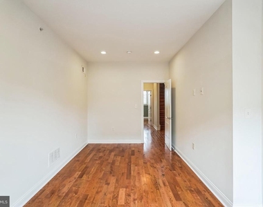 2241 Sears Street - Photo Thumbnail 20
