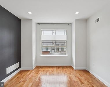 2241 Sears Street - Photo Thumbnail 16