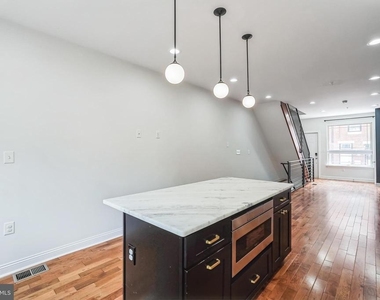 2241 Sears Street - Photo Thumbnail 9