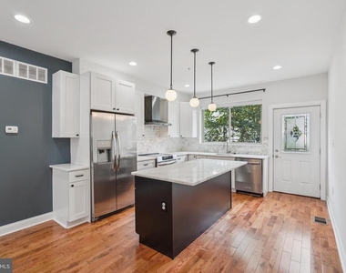2241 Sears Street - Photo Thumbnail 6